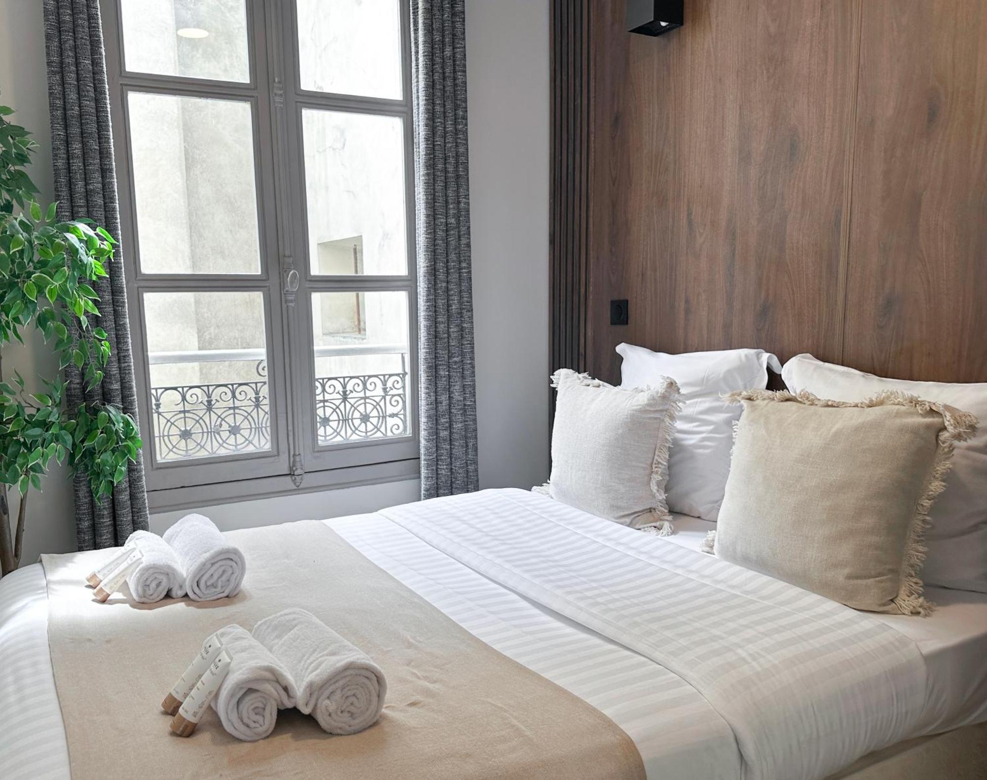 Апартаменти Unique Flat Near Louvre & Palais Royal Париж Екстер'єр фото