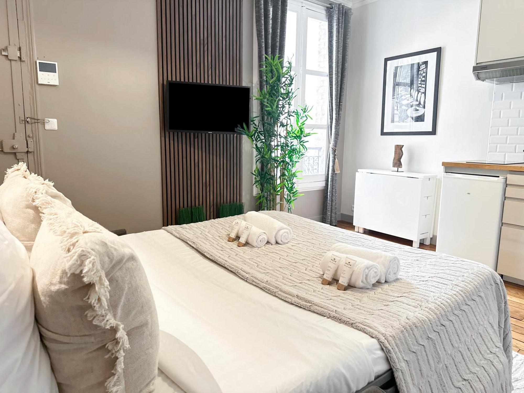 Апартаменти Unique Flat Near Louvre & Palais Royal Париж Екстер'єр фото